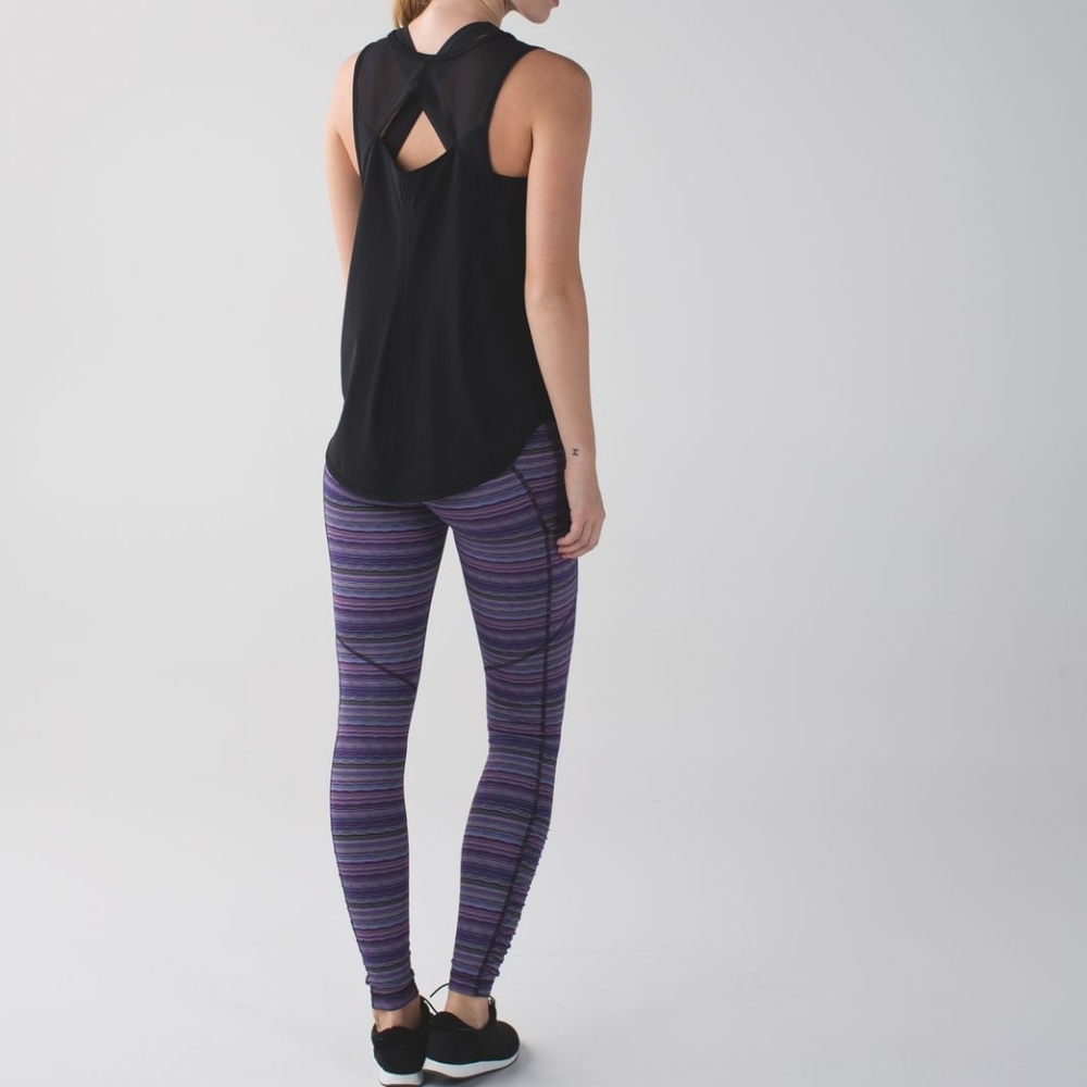 EUC Lululemon Speed Tight IVSpace Dye Twist Ultra Violet Multi/Black SIZE 6 27"